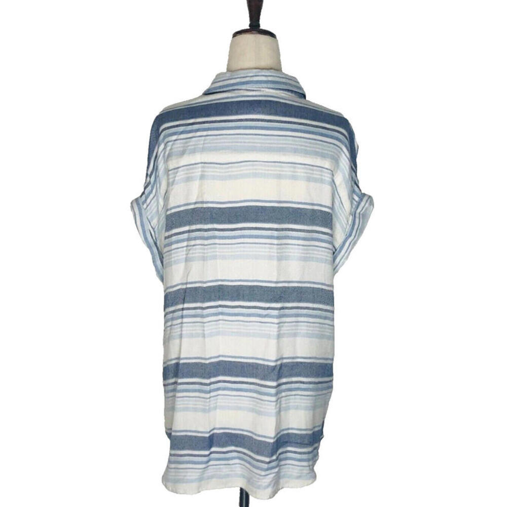 Beach Lunch Lounge Womens Blue White Stripe Short Sleeve Button Up Shirt Soft M - Picture 4 of 9